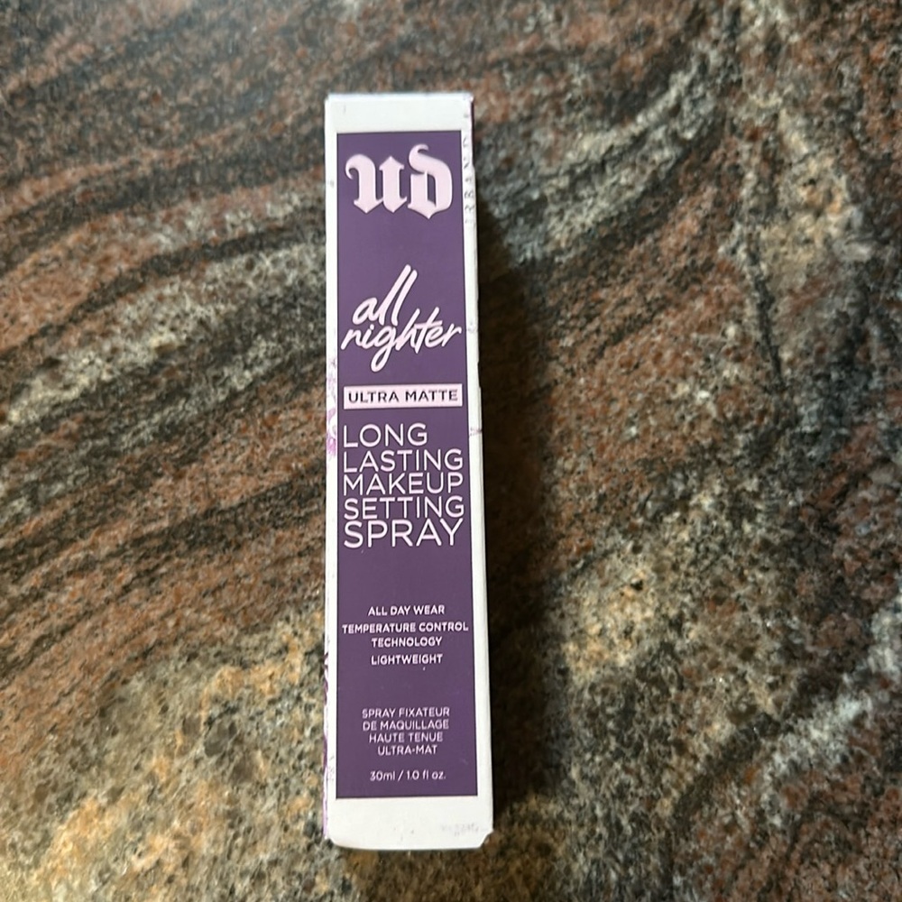 Urban Decay long lasting makeup setting spray